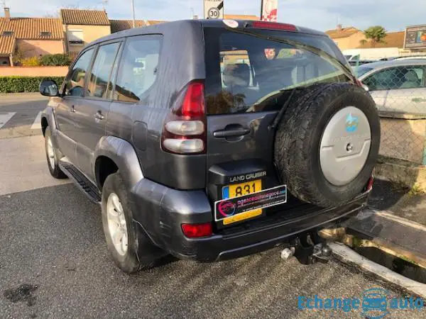 TOYOTA Land Cruiser 165 D-4D VX 8 SIEGES 1ère MAIN
