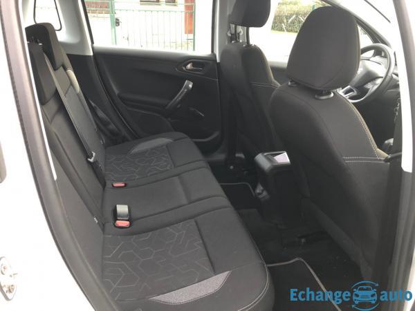 PEUGEOT 2008 1.2 PureTech 82ch GPS 29 000 kms
