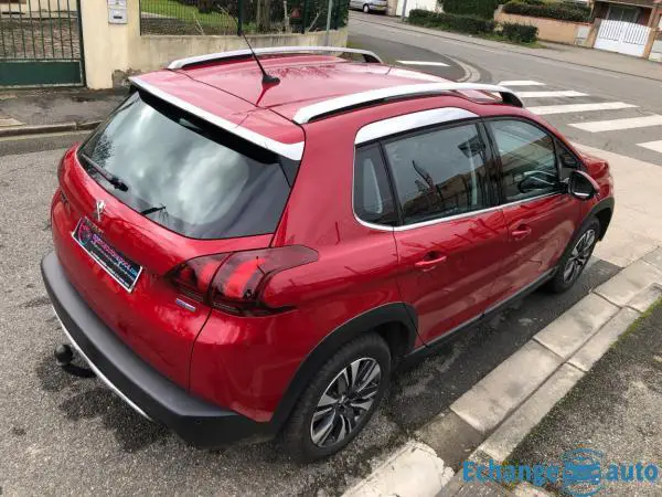 PEUGEOT 2008 1.2 PureTech 110ch 13950kms Attelage