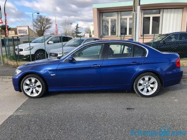 BMW SERIE 3 E90 325d 197ch Luxe A