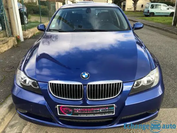 BMW SERIE 3 E90 325d 197ch Luxe A