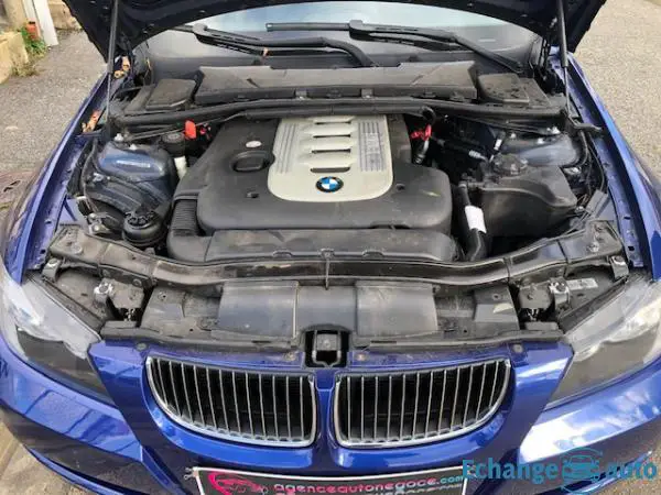 BMW SERIE 3 E90 325d 197ch Luxe A
