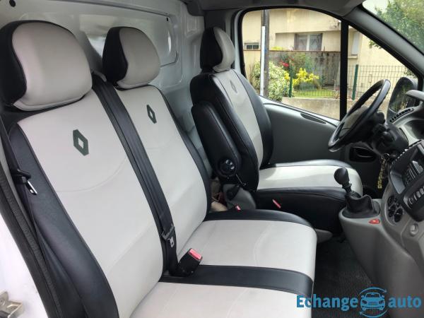 RENAULT TRAFIC FOURGON 2.5 DCI 150 L2H1 1200 KG