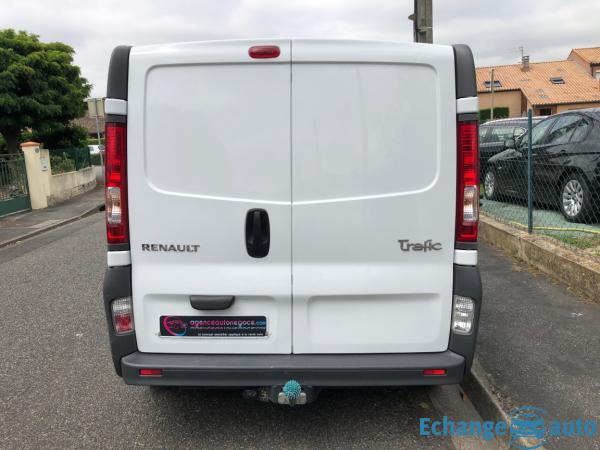 RENAULT TRAFIC FOURGON 2.5 DCI 150 L2H1 1200 KG