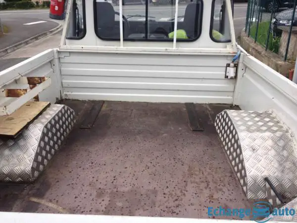 LAND-ROVER Defender 110 Pick Up 3 PLACES TRÈS BEAU