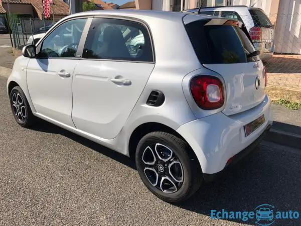 SMART FORFOUR PASSION 71 cv GPS 2016 13400 kms