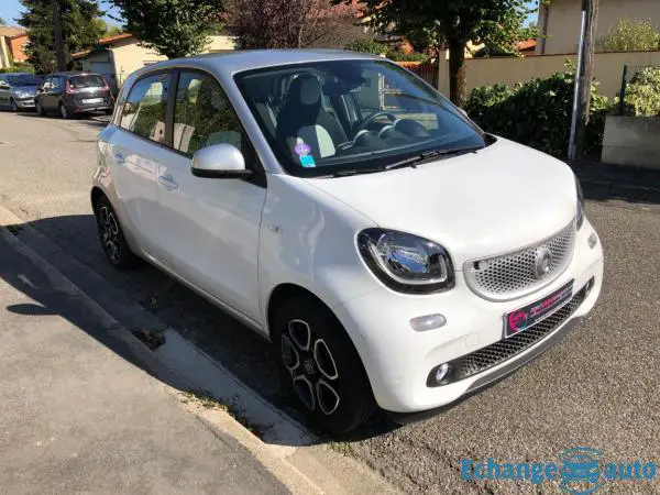 SMART FORFOUR PASSION 71 cv GPS 2016 13400 kms