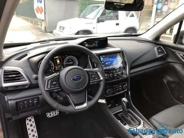Subaru Forester 2.0 I E-BOXER LUXURY