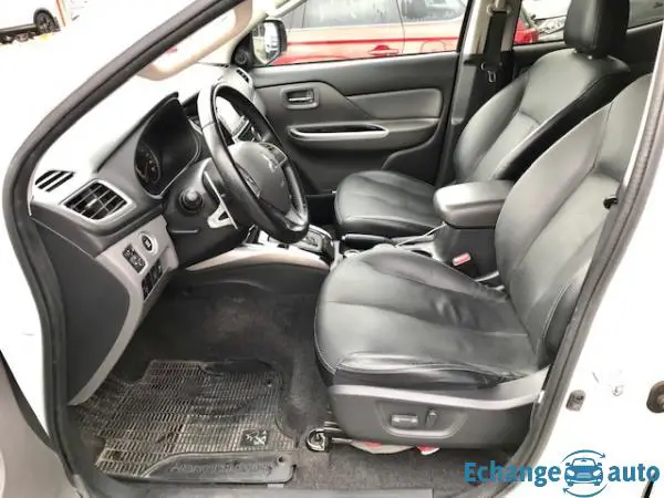 Mitsubishi L200 III DOUBLE CAB 2.4DI-D 181 INSTYLE BVA