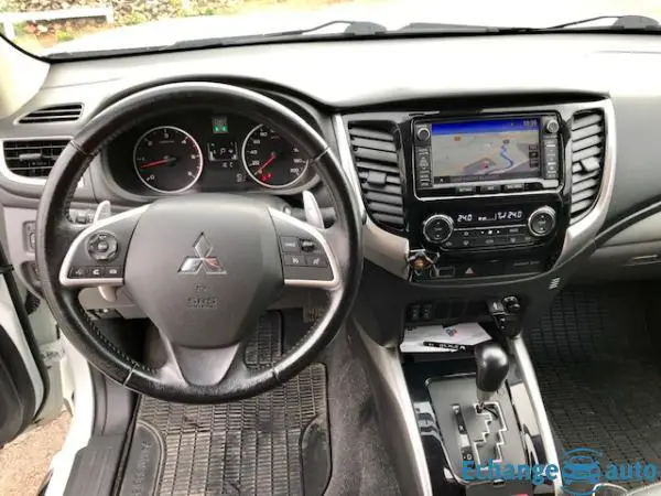 Mitsubishi L200 III DOUBLE CAB 2.4DI-D 181 INSTYLE BVA