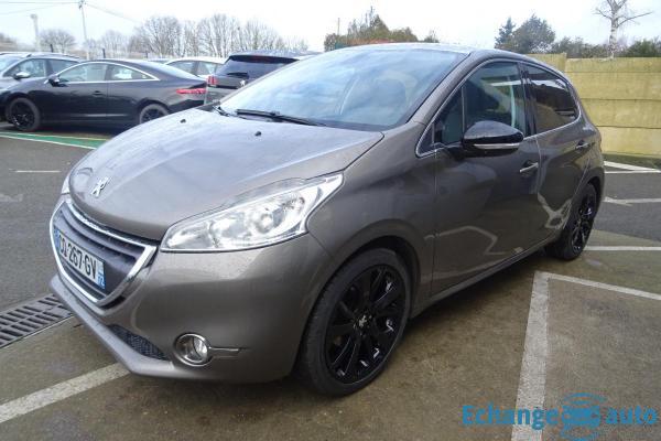 Peugeot 208 FELINE 1.6L VTI 5P 120 cv