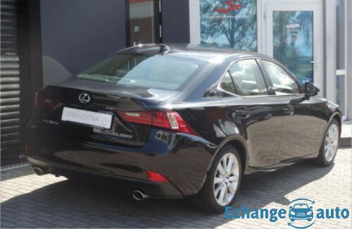Lexus IS 200t Luxury Line