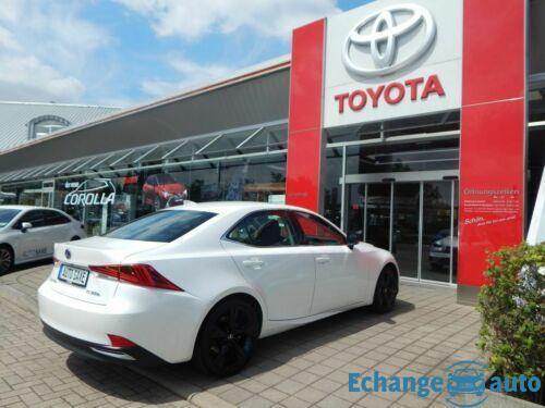 Lexus IS 300h Sport Line