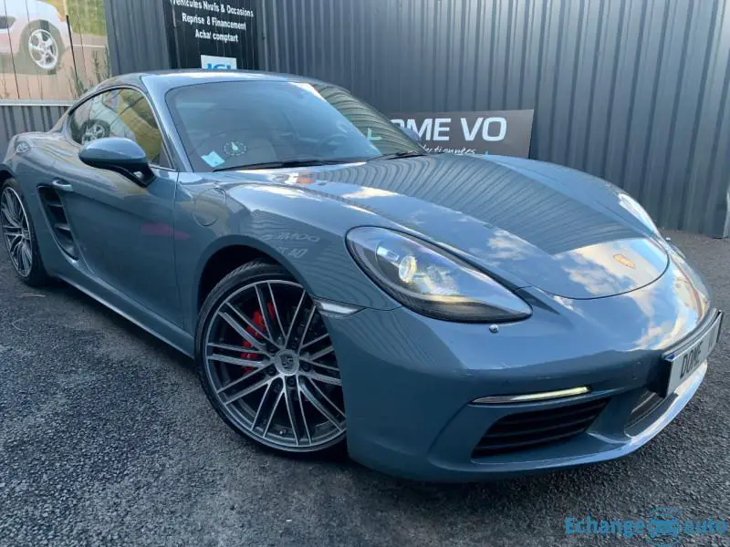 PORSCHE 718 CAYMAN