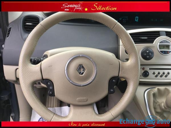 Renault Scénic II Privilège 1.9 dCi 130 Attelage