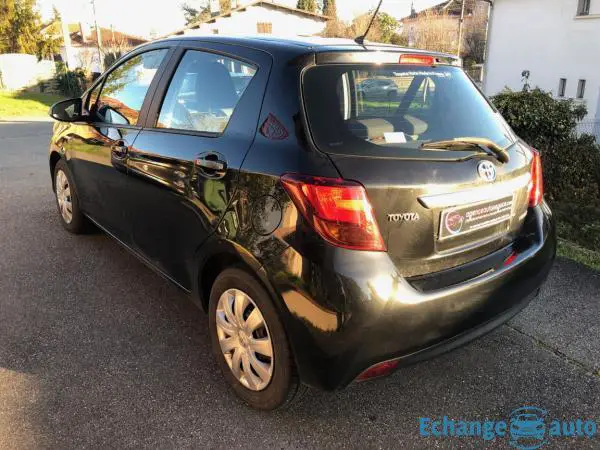 TOYOTA YARIS HYBRIDE 100h Dynamic