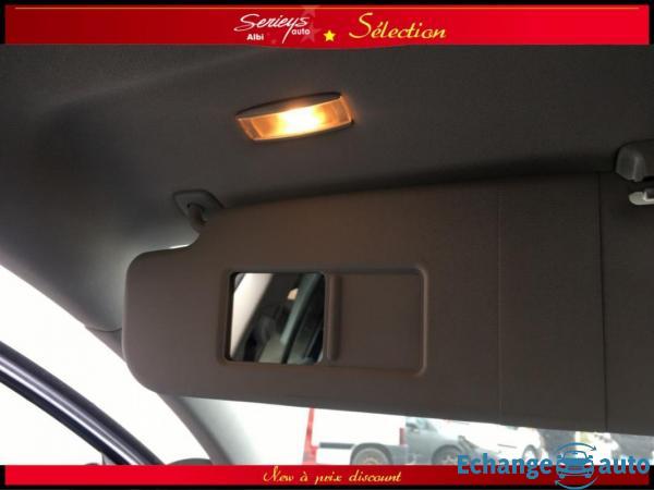 Volkswagen Golf Confortline 2.0 TDI 140 JA16