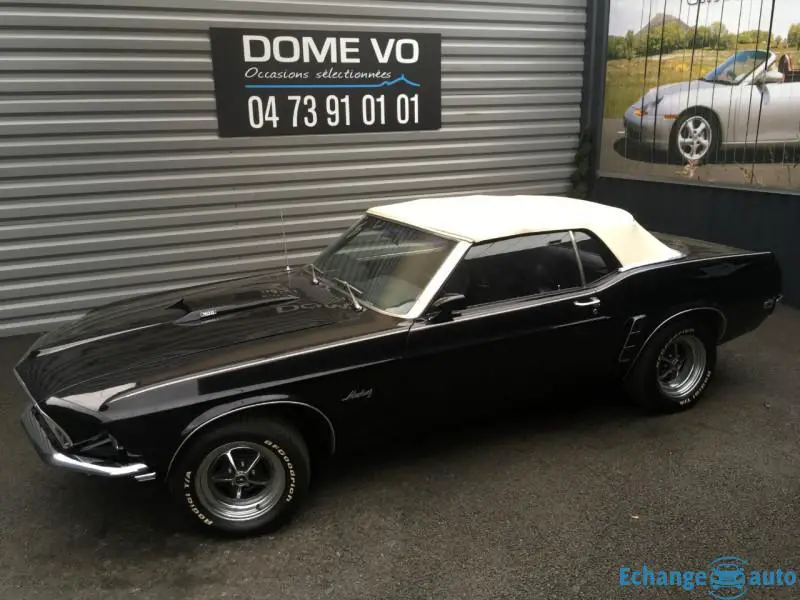 FORD MUSTANG CONVERTIBLE