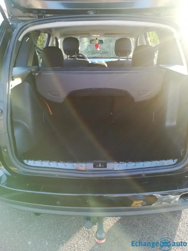 Dacia Duster année 2013 finition Lauréate