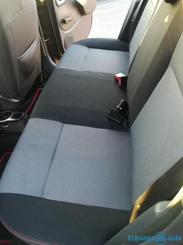 Dacia Duster année 2013 finition Lauréate