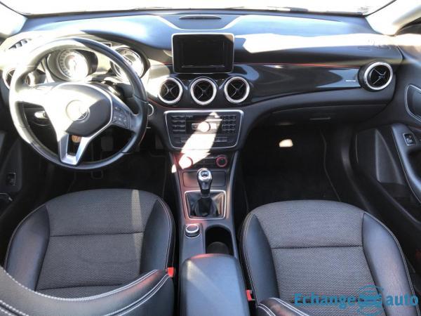 Mercedes CLA 180 1.6 turbo 16v Bluefficiency 122 cv (117)
