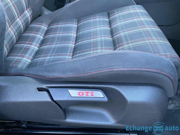Volkswagen Golf GTi 2L TFSI 211 CV