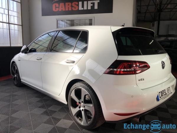Volkswagen Golf VII GTI 2.0 TSI 220 ACC +FULL LED + CUIR