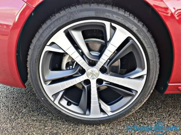Peugeot 308 (2) Puretech 130 S&amp;S EAT8 GT Line