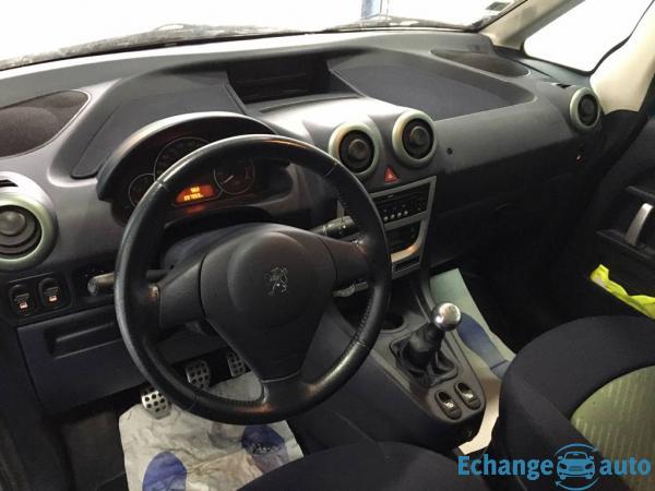 Peugeot 1007 SPORTY PACK 1.4 HDI BLUE LION