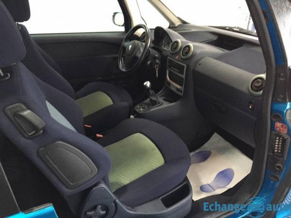 Peugeot 1007 SPORTY PACK 1.4 HDI BLUE LION