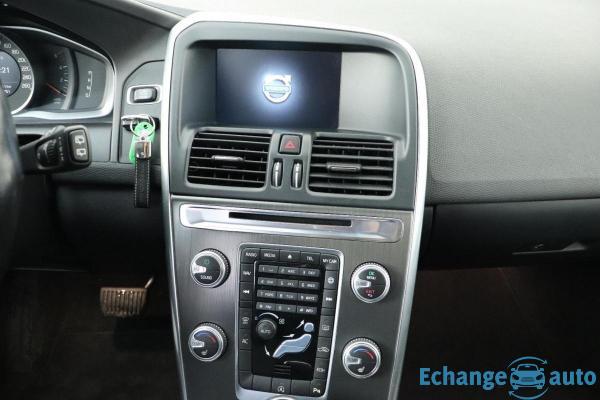 Volvo XC60 BUSINESS D4 181 ch S&S Momentum Geartronic A