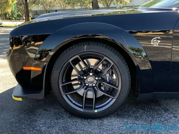 Dodge Challenger Srt hellcat widebody v8 6.2l 717hp