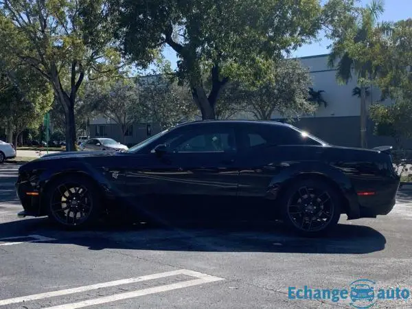 Dodge Challenger Srt hellcat widebody v8 6.2l 717hp