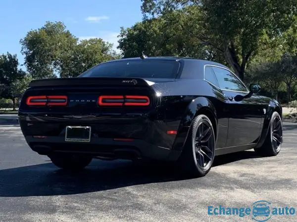 Dodge Challenger Srt hellcat widebody v8 6.2l 717hp