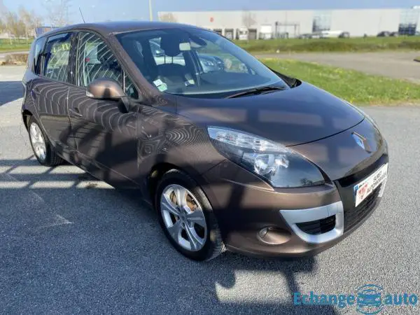 Renault Scénic (3) Exception 1.5 dCi 110 fap Eco2 2011