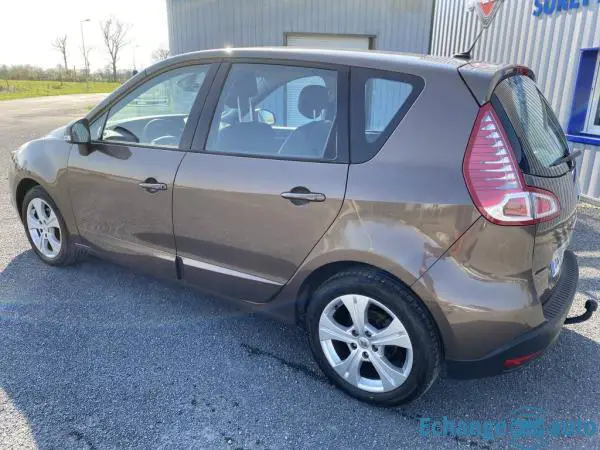 Renault Scénic (3) Exception 1.5 dCi 110 fap Eco2 2011