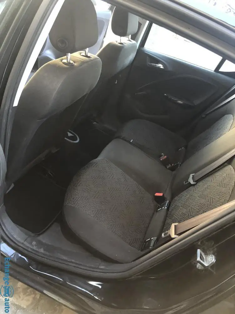 Opel corsa sous garantie constructeur