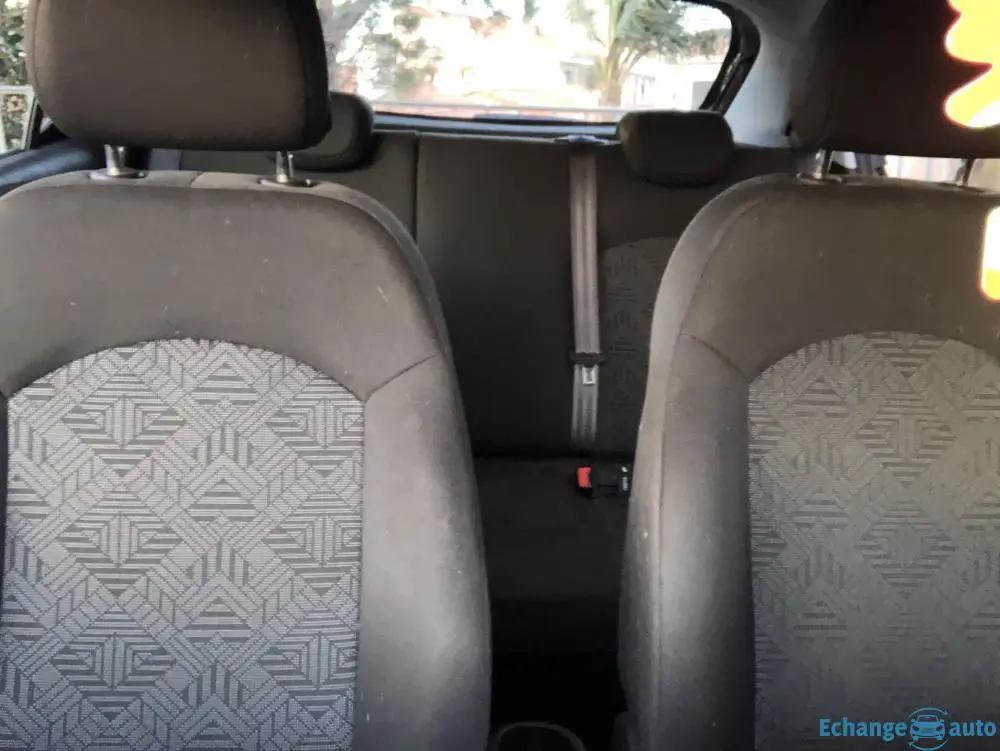 Opel corsa sous garantie constructeur