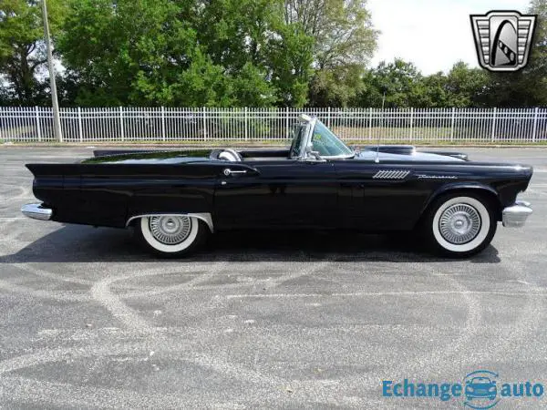 Ford Thunderbird V8 302 1957 prix tout compris