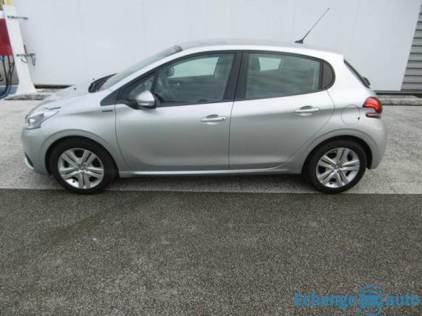 Peugeot 208 PureTech 82ch S&S BVM5 Signature