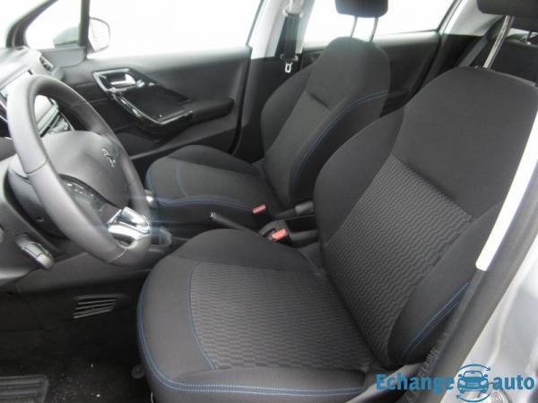 Peugeot 208 PureTech 82ch S&S BVM5 Signature