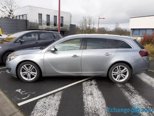 Opel Insignia SPORTS TOURER 2.0 CDTI 140 COSMO PACK - GARANTIE 6 MOIS