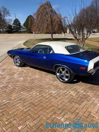 Dodge Challenger V8 302 edelbrock 4 1974 prix tout compris