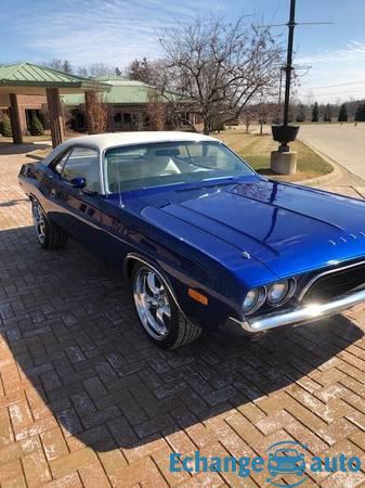 Dodge Challenger V8 302 edelbrock 4 1974 prix tout compris