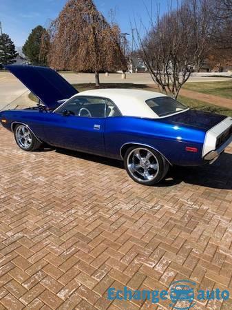 Dodge Challenger V8 302 edelbrock 4 1974 prix tout compris