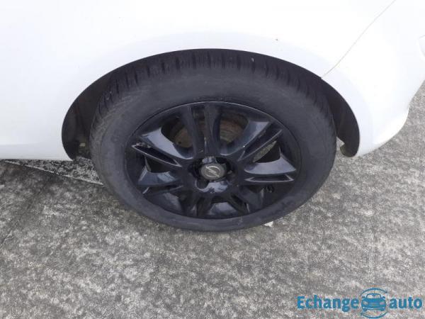 Opel Corsa 1.2 Twinport Color Edition 3p BVA