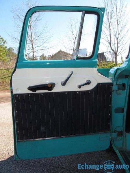 Ford F 100 V8 350 1960 prix tout compris