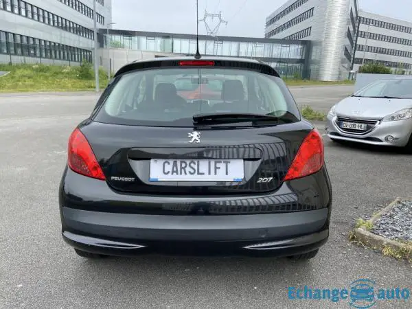 Peugeot 207 1.4 16 V 75 ch Trendy Essence