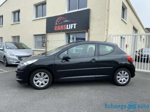 Peugeot 207 1.4 16 V 75 ch Trendy Essence