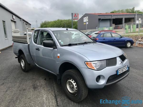 Mitsubishi L200 II CLUB CABINE 2.5TD 136 INVITE